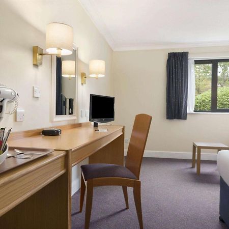 Days Inn Stafford Ngoại thất bức ảnh