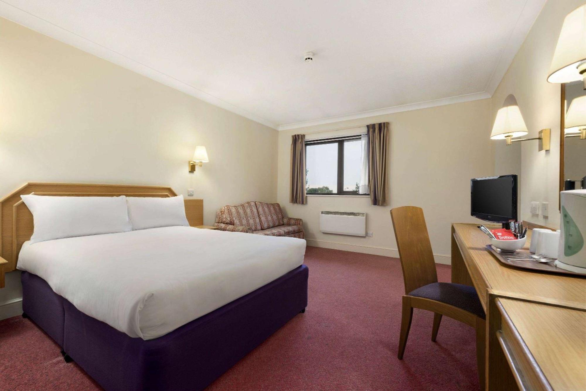 Days Inn Stafford Ngoại thất bức ảnh